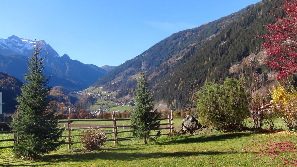 Ferienwohnungen Kroll - Appartements Viktoria Und Landhaus Maria Mayrhofen Bagian luar foto