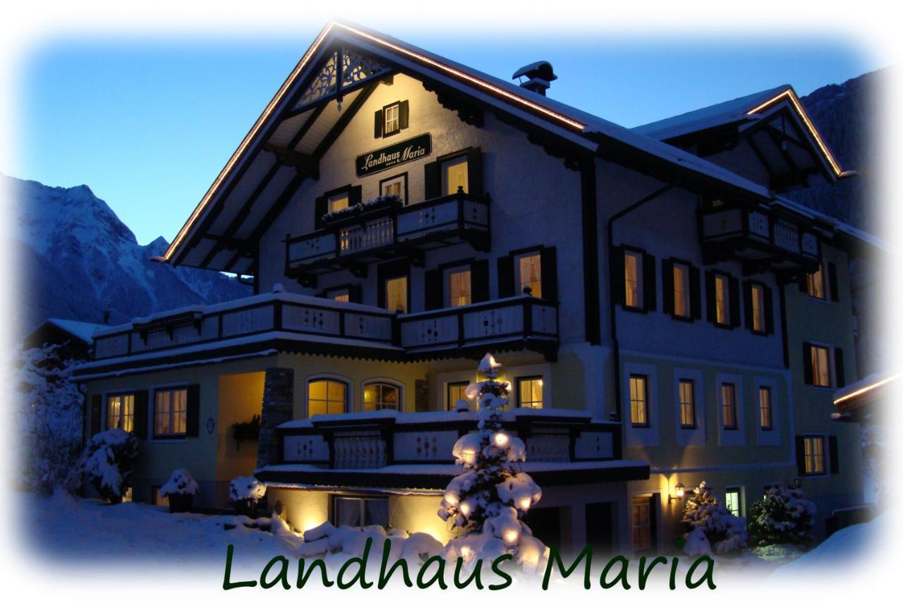 Ferienwohnungen Kroll - Appartements Viktoria Und Landhaus Maria Mayrhofen Bagian luar foto