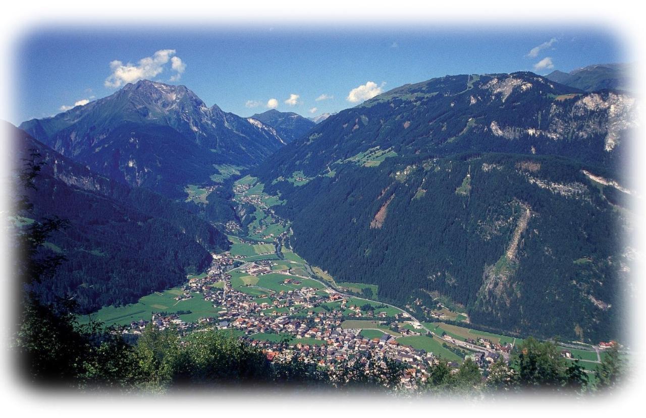 Ferienwohnungen Kroll - Appartements Viktoria Und Landhaus Maria Mayrhofen Bagian luar foto